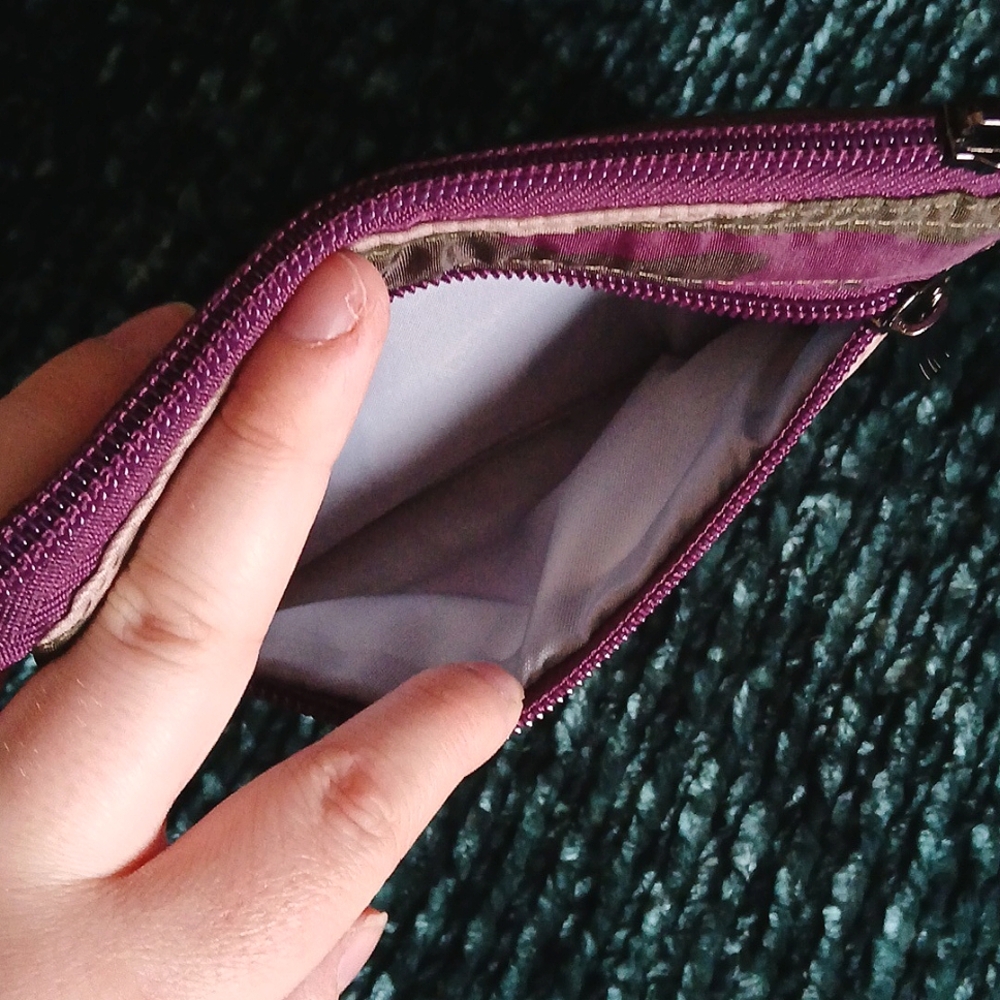 Lug Pouch - Picture 4 of 7